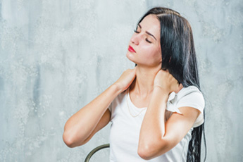 Как быстро снять усталость спины и шеи