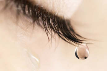 Зачем человеку слезы?